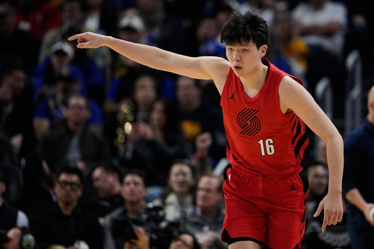 网站入口-拓记：杨瀚森半场毫不费力得到两双 空位上篮&amp;放篮可以做得更好